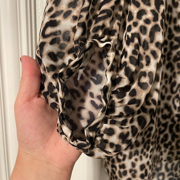 Vince Camuto womens Woven Lighweight Shawl - Picture 3 of 4